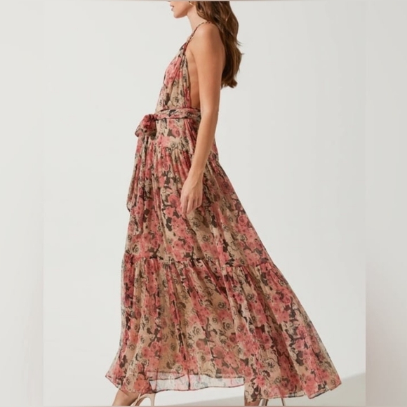 ASTR the Label Eartha Tiered Floral Open Back Long Maxi Dress XS - Picture 3 of 9
